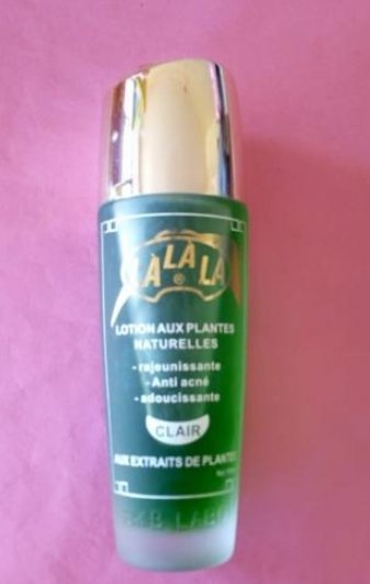 Lotion rajeunissant et adoucissant aux extraits de plantes naturelles