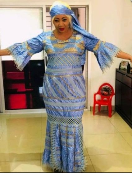 Robe Longue Bazin Riche Brodé avec Garniture Couleur "Bleue Turquoise"