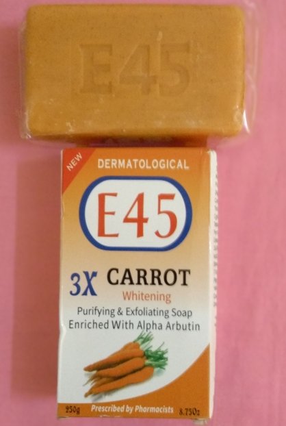 Savon 3 x blanchissant purifiant et exfoliant à la carotte enrichi en alpha arbutin E45