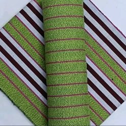 Pagnes tissés assortis motifs en bandes noires, blanches,vertes, violet claire