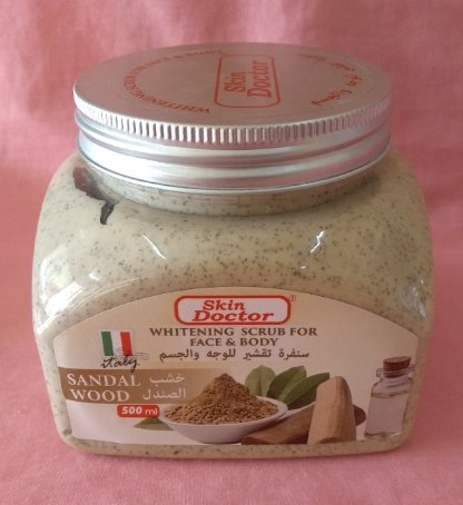 Gommage blanchissant pour corps et visage au sandal wood SKIN DOCTOR