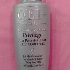 Lait multi éclaircisant aux bienfaits de la mer QEI+PARIS privilège à la perle de caviar