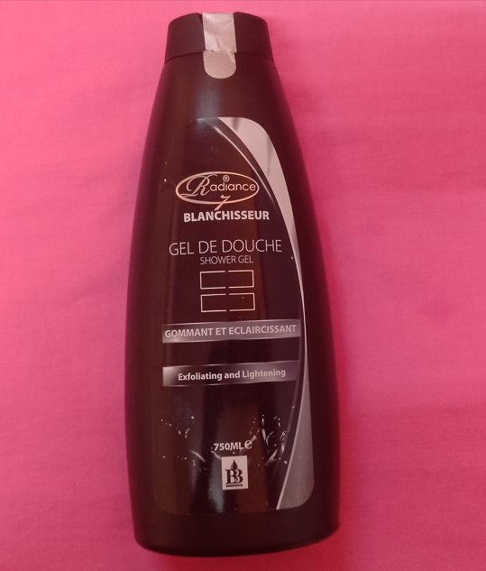 Gel de douche blanchisseur RADIANCE 7 gommant et éclaircissant