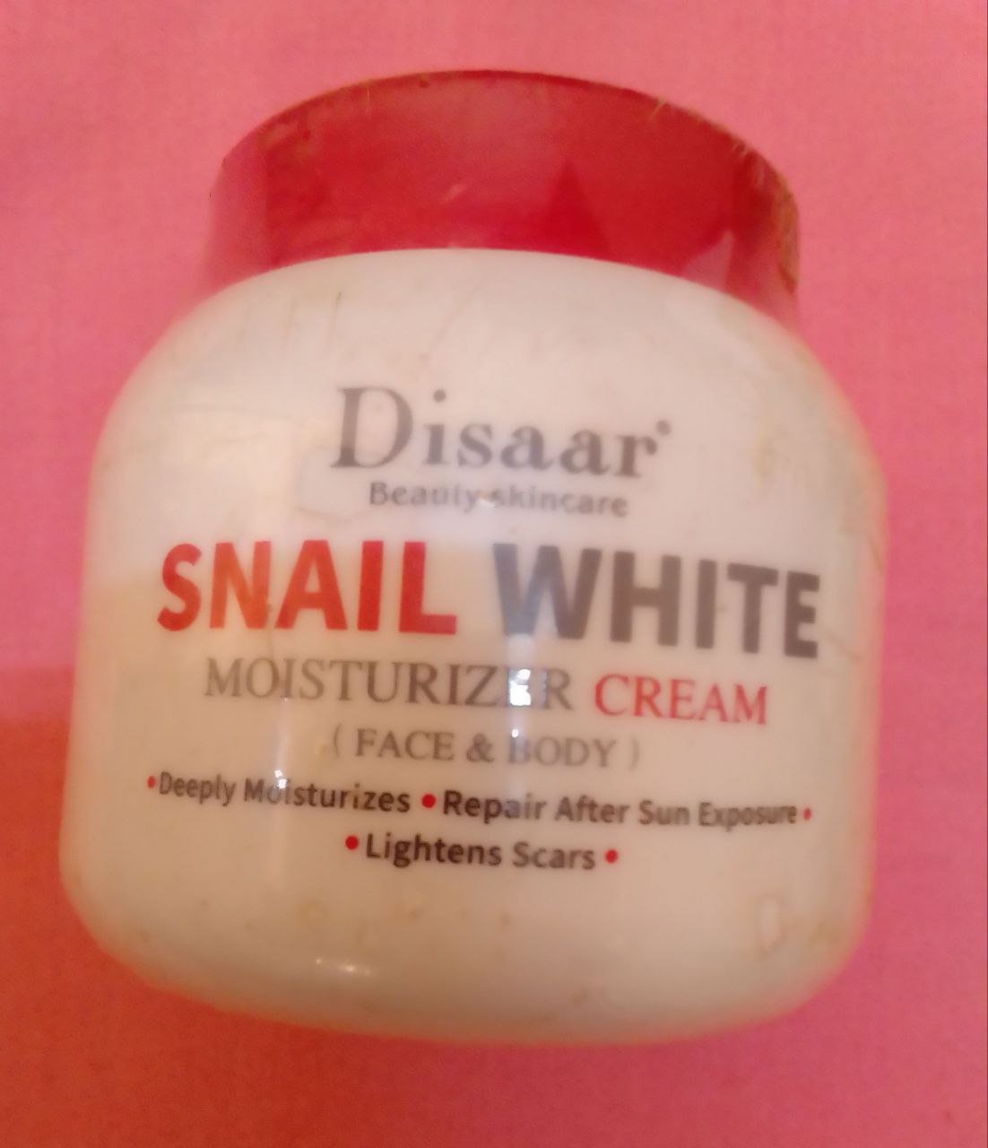 Crème hydratante à l'escargot blanc