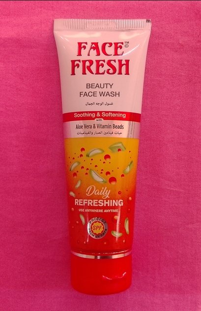 Nettoyant beauté pour le visage FACE FRESH apaisant et adoucissant avec de l'aloe vera et des perles de vitamines