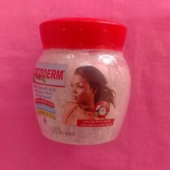 Crème gommant éclat COCODERM aux extraits de coco avec des petits grains