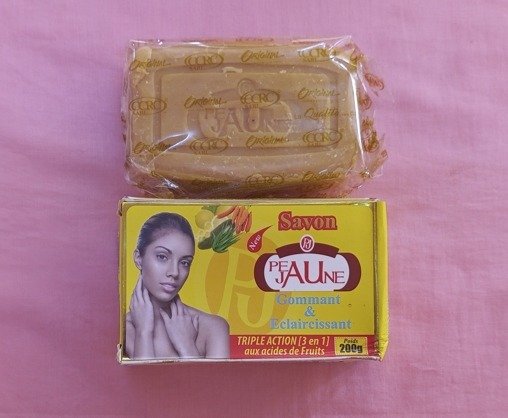 Savon gommant et éclaircissant PEAU JAUNE triple action 3 en 1 aux acides de fruits